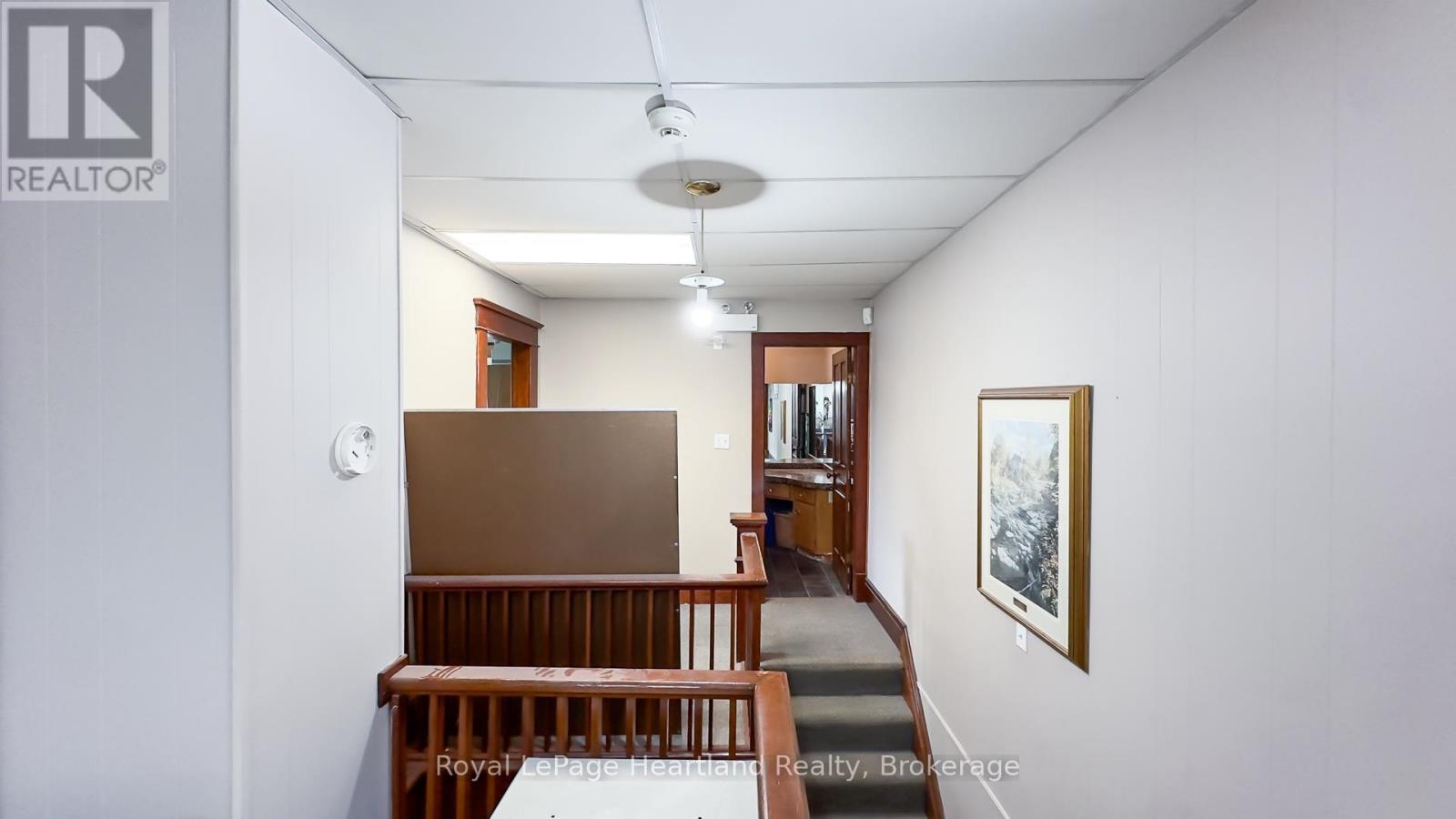 401 Queen Street Property Photo 4