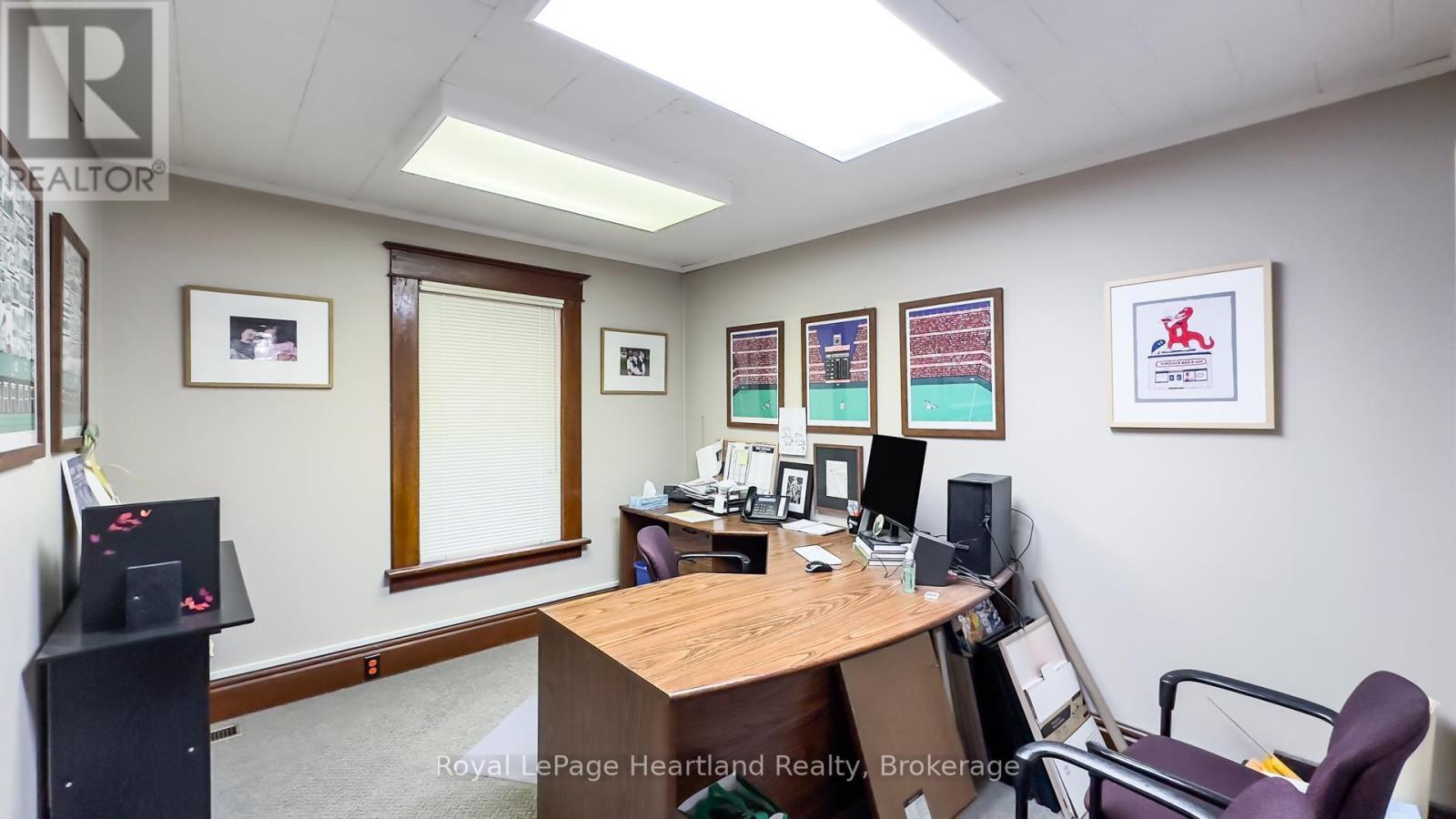 401 Queen Street Property Photo 10