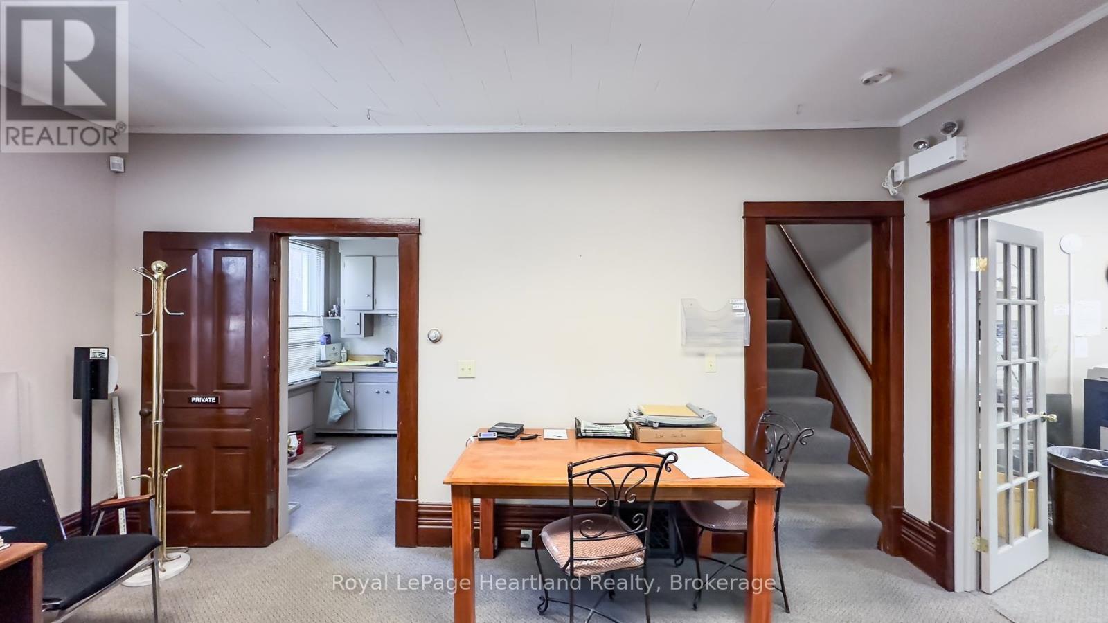 401 Queen Street Property Photo 29