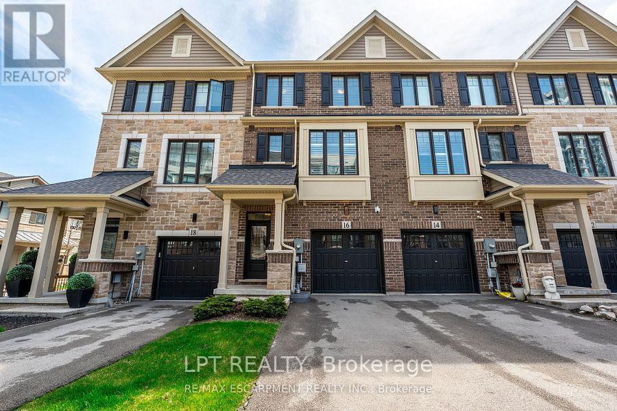 16 Place Polonaise Drive Property Photo 2