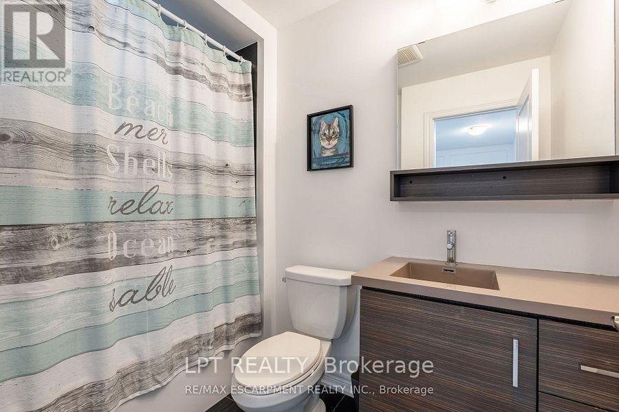 16 Place Polonaise Drive Property Photo 6