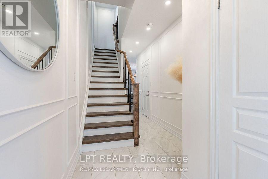 16 Place Polonaise Drive Property Photo 11