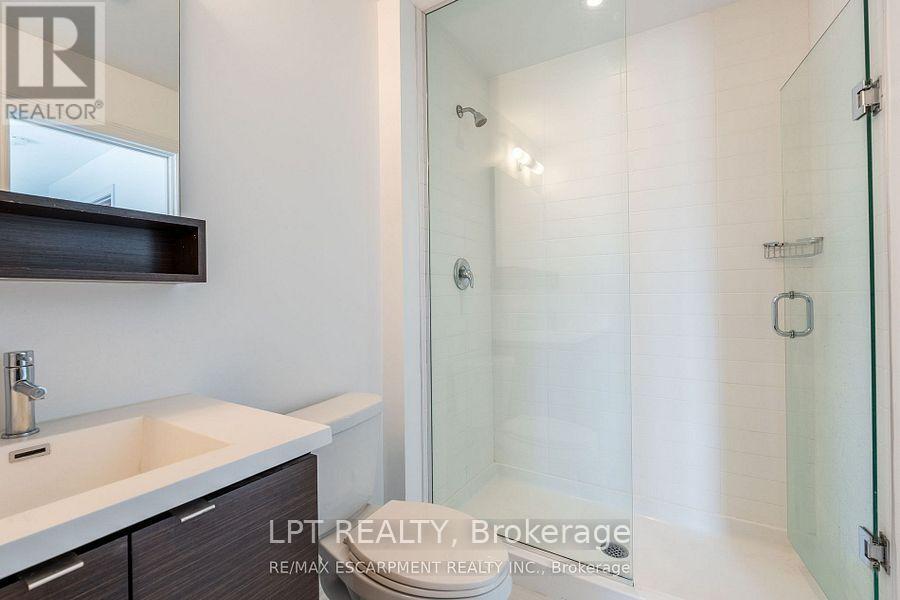 16 Place Polonaise Drive Property Photo 13