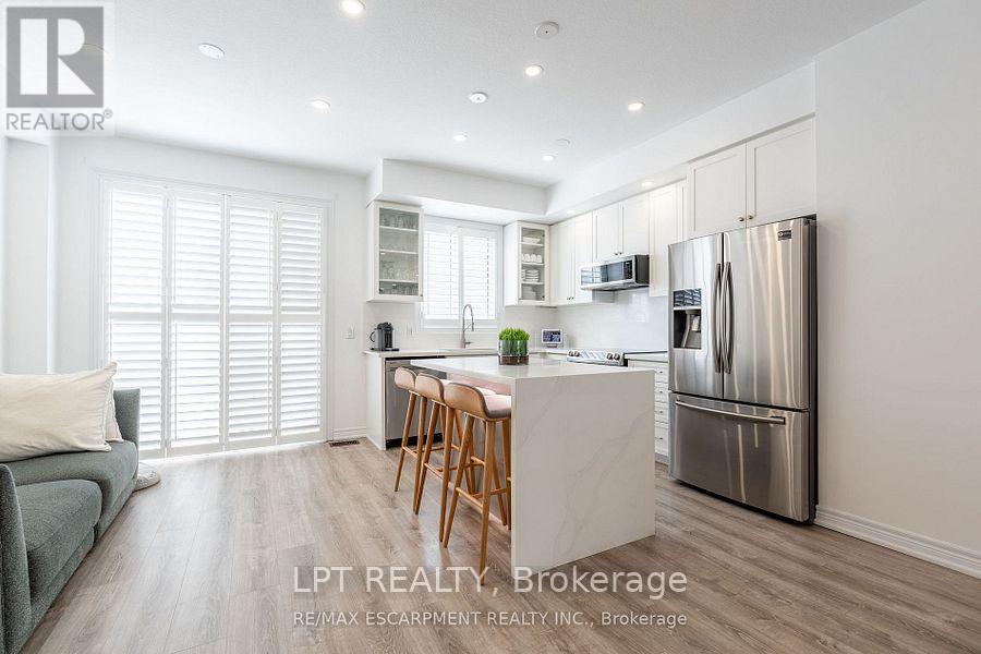 16 Place Polonaise Drive Property Photo 21