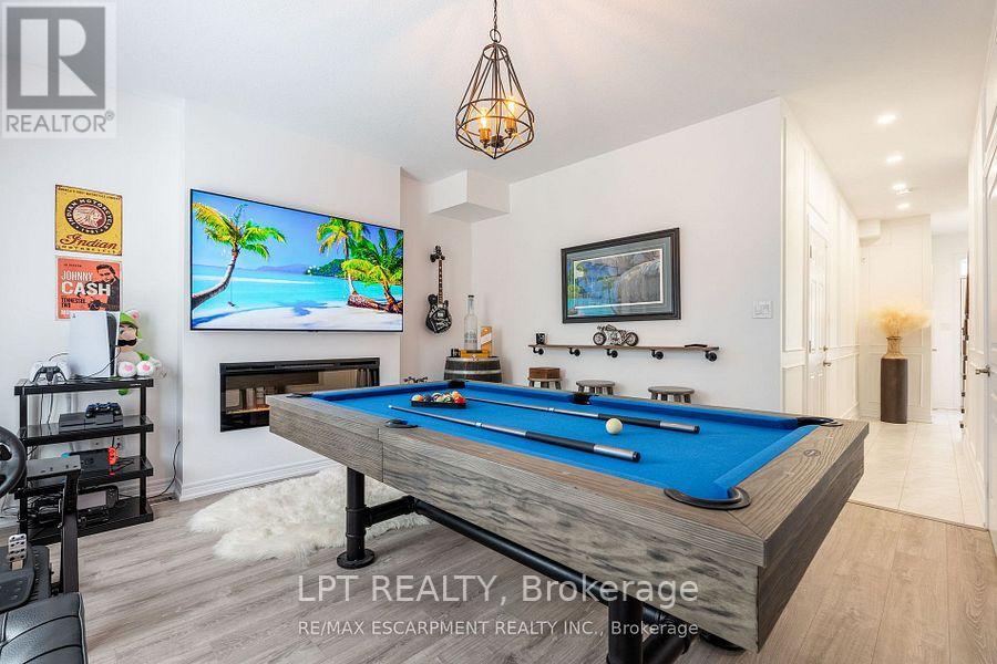 16 Place Polonaise Drive Property Photo 22