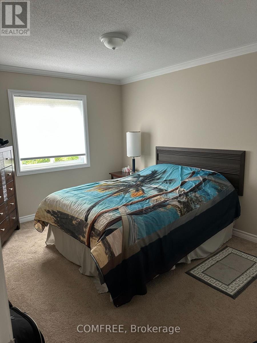 140 Russett Drive Property Photo 8
