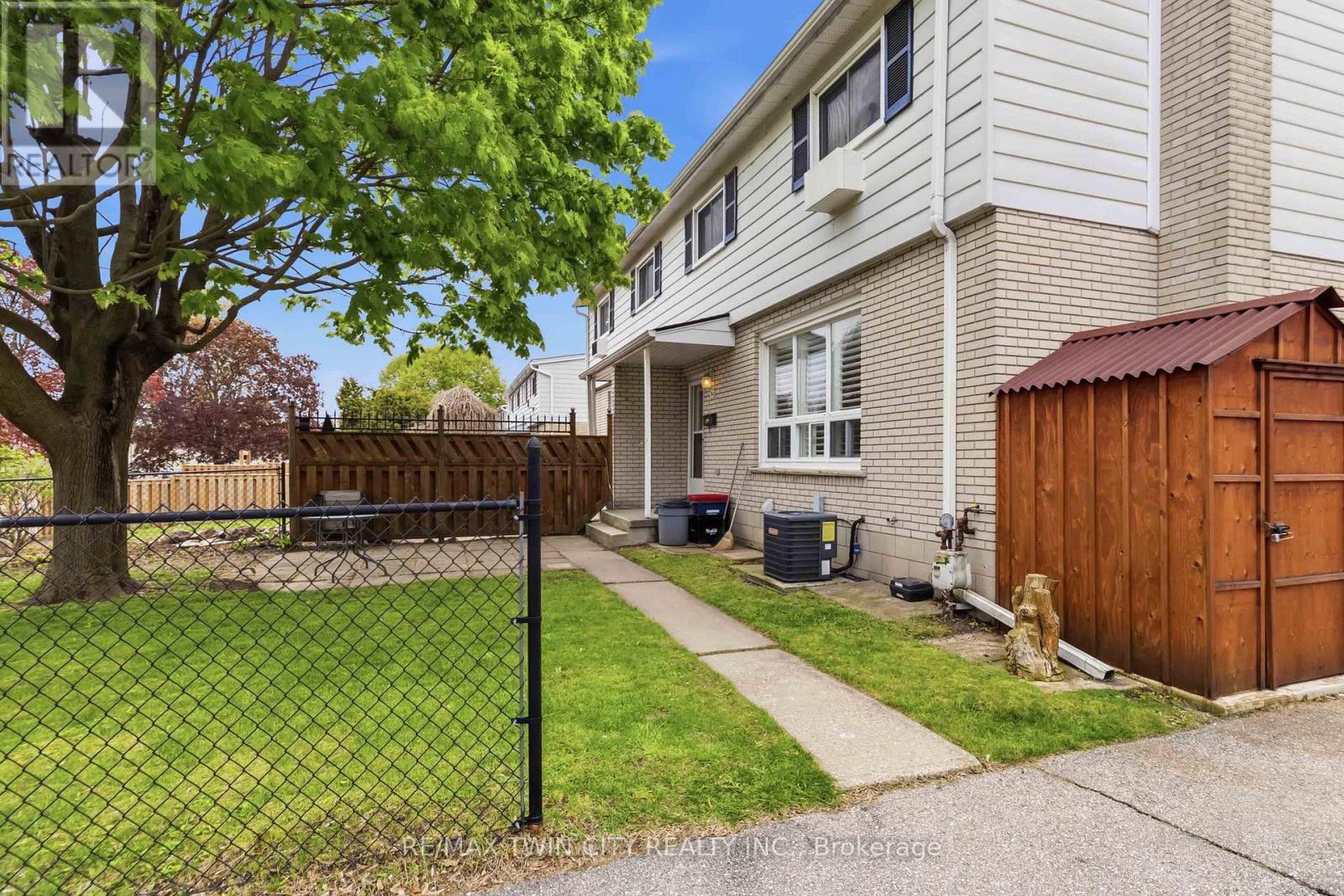 C - 51 METCALFE CRESCENT Property Photo 1
