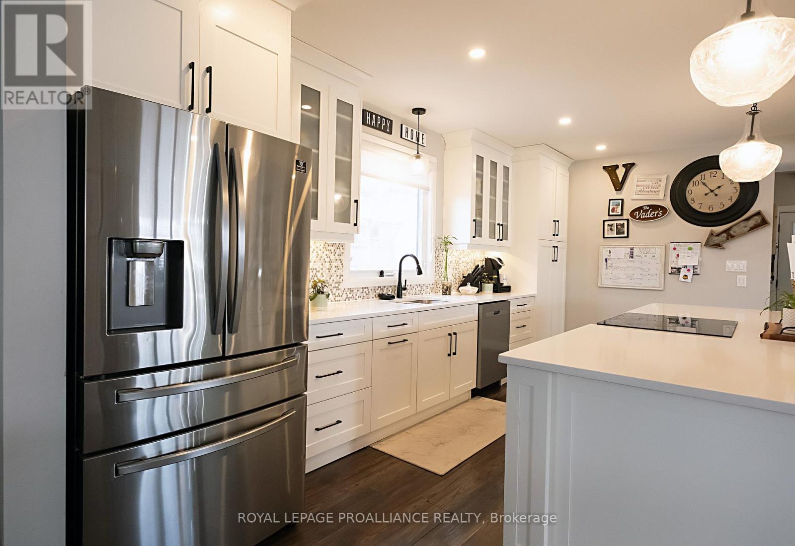 306 Dundas Street W Property Photo 9