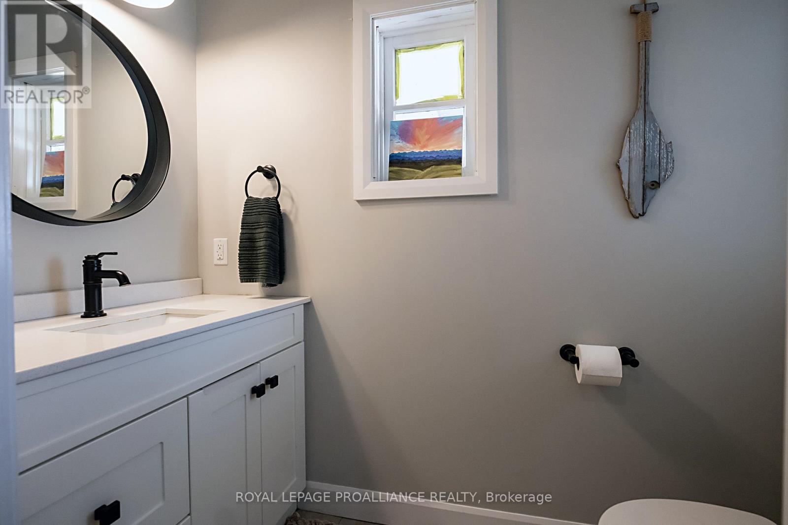 306 Dundas Street W Property Photo 23