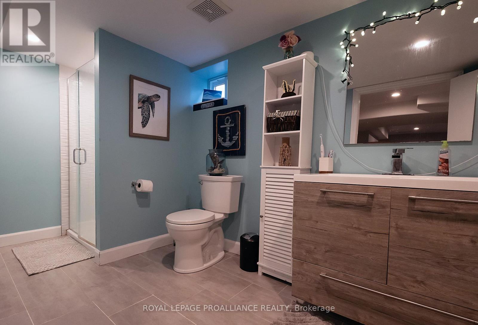 306 Dundas Street W Property Photo 32
