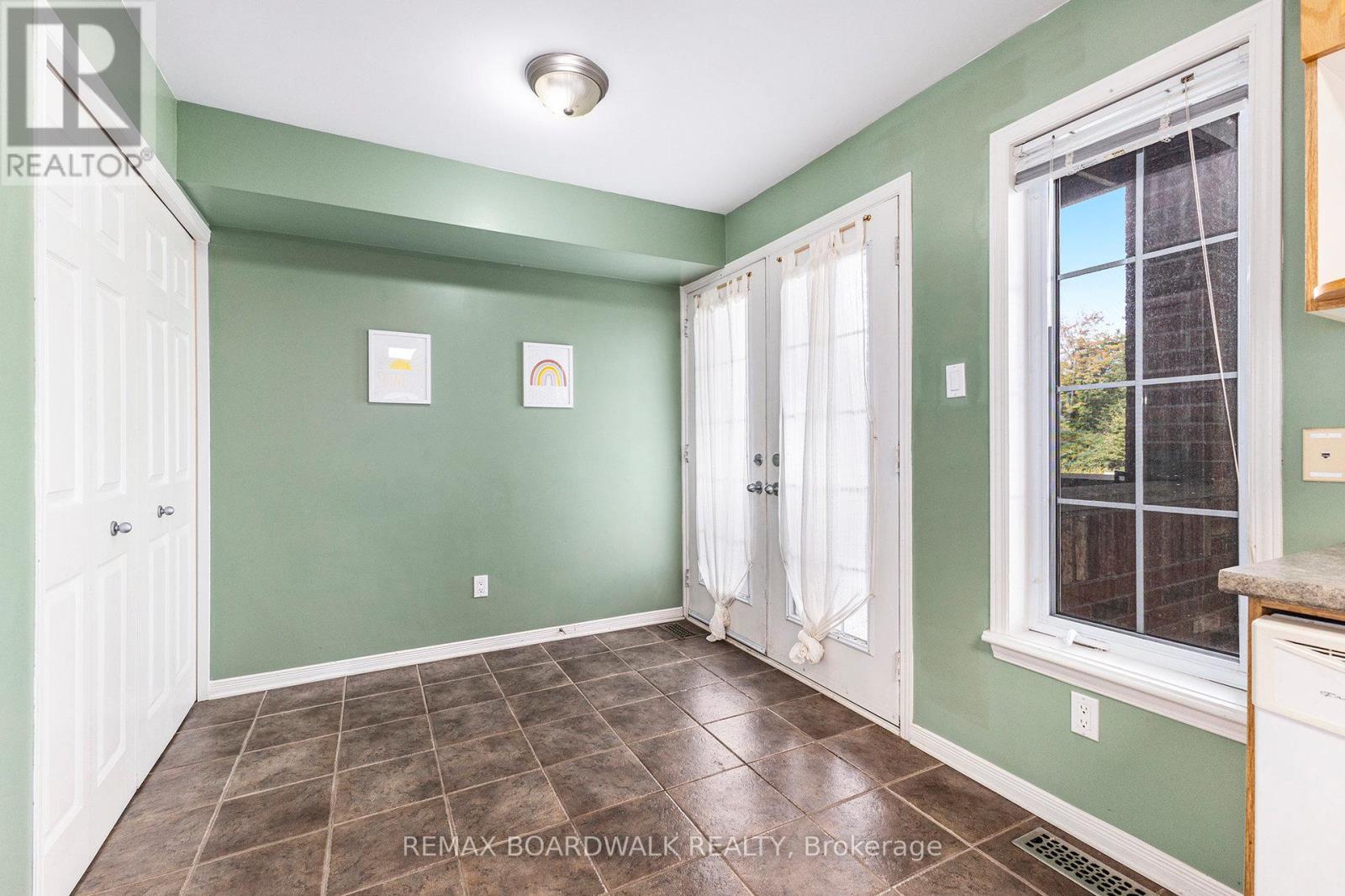 169 - 70 Edenvale Drive Property Photo 8