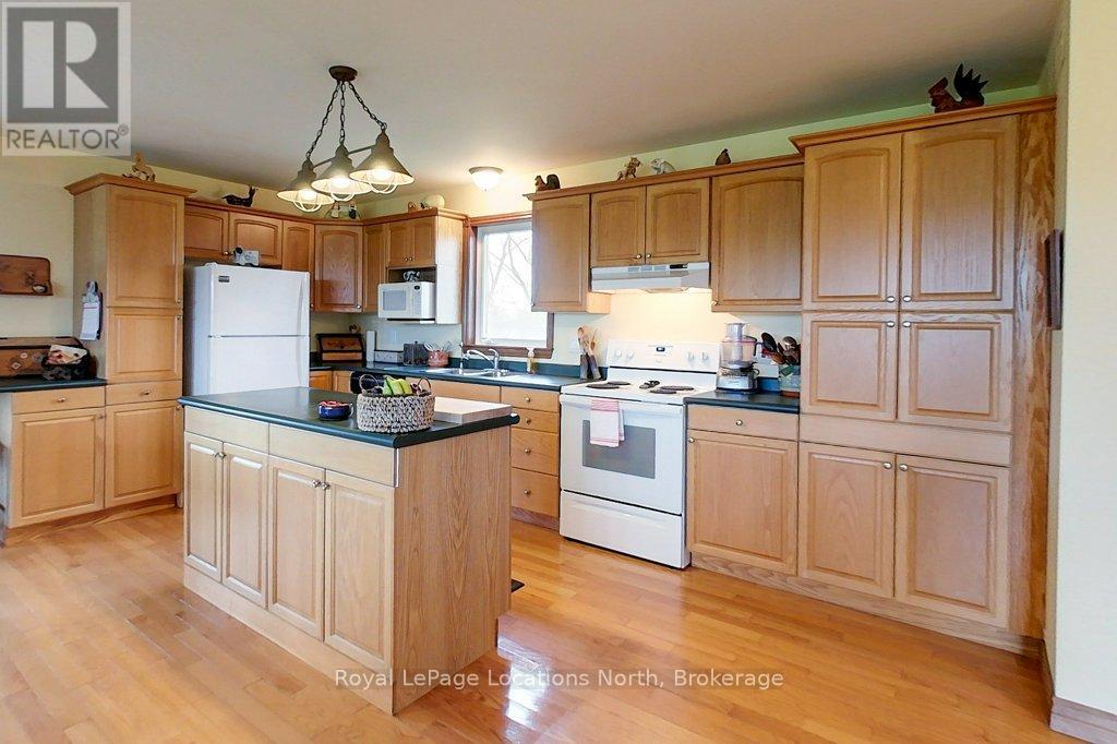 125552 13 Side Road Property Photo 32