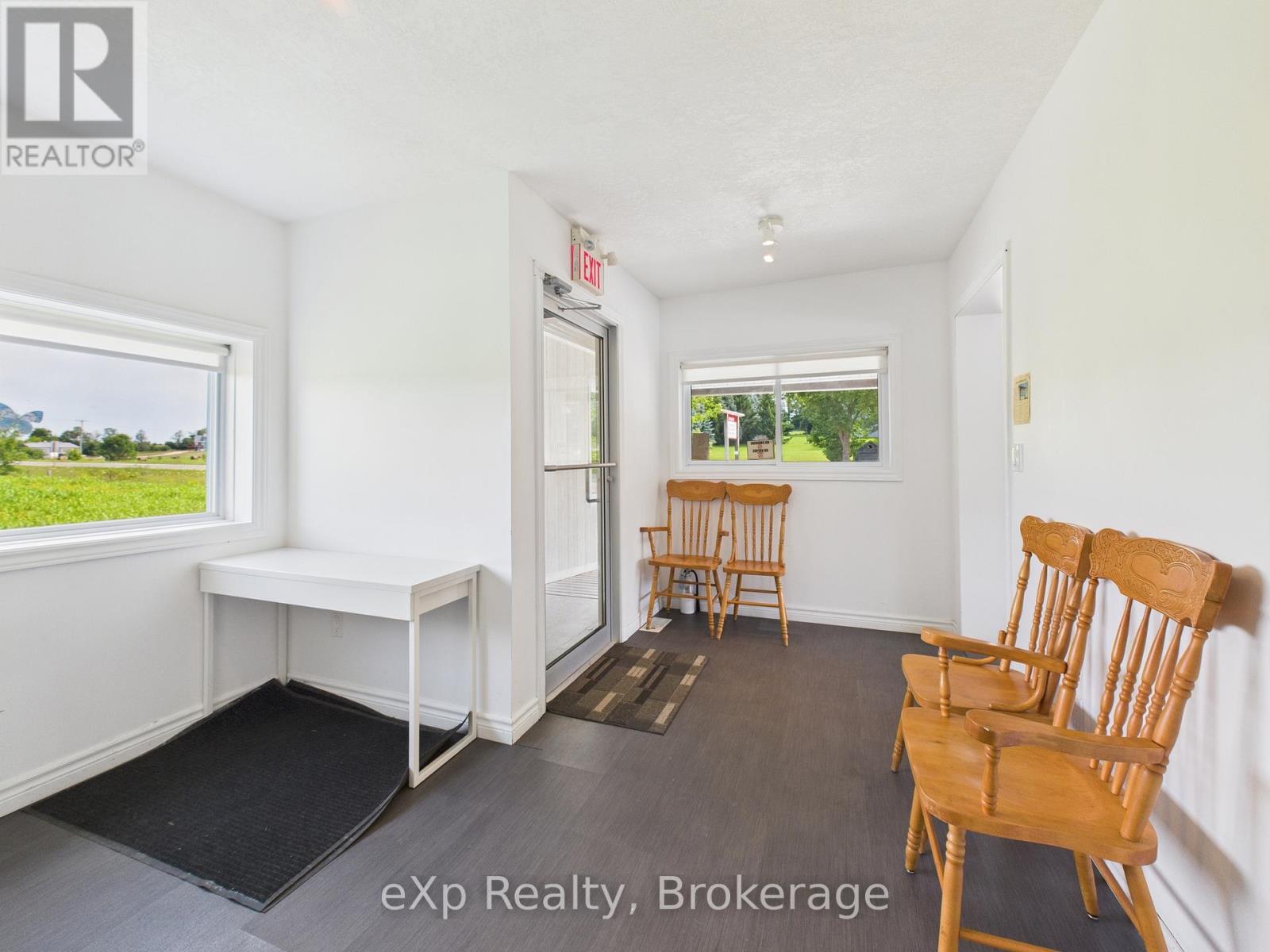 315194 Highway 6 Property Photo 4