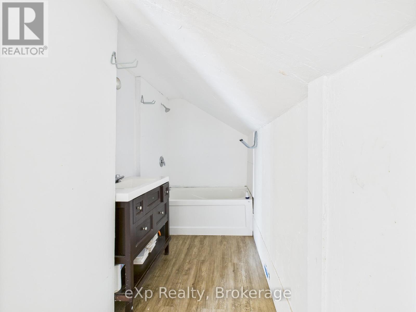 315194 Highway 6 Property Photo 22