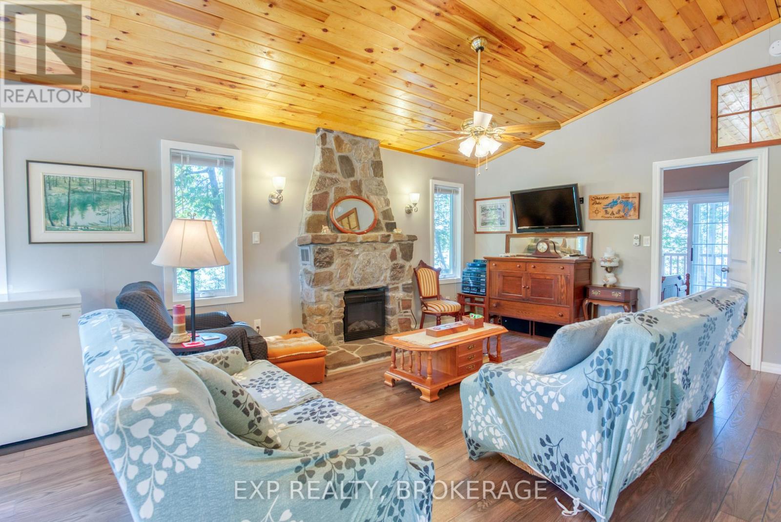 832 Sharbot Lake Property Photo 10