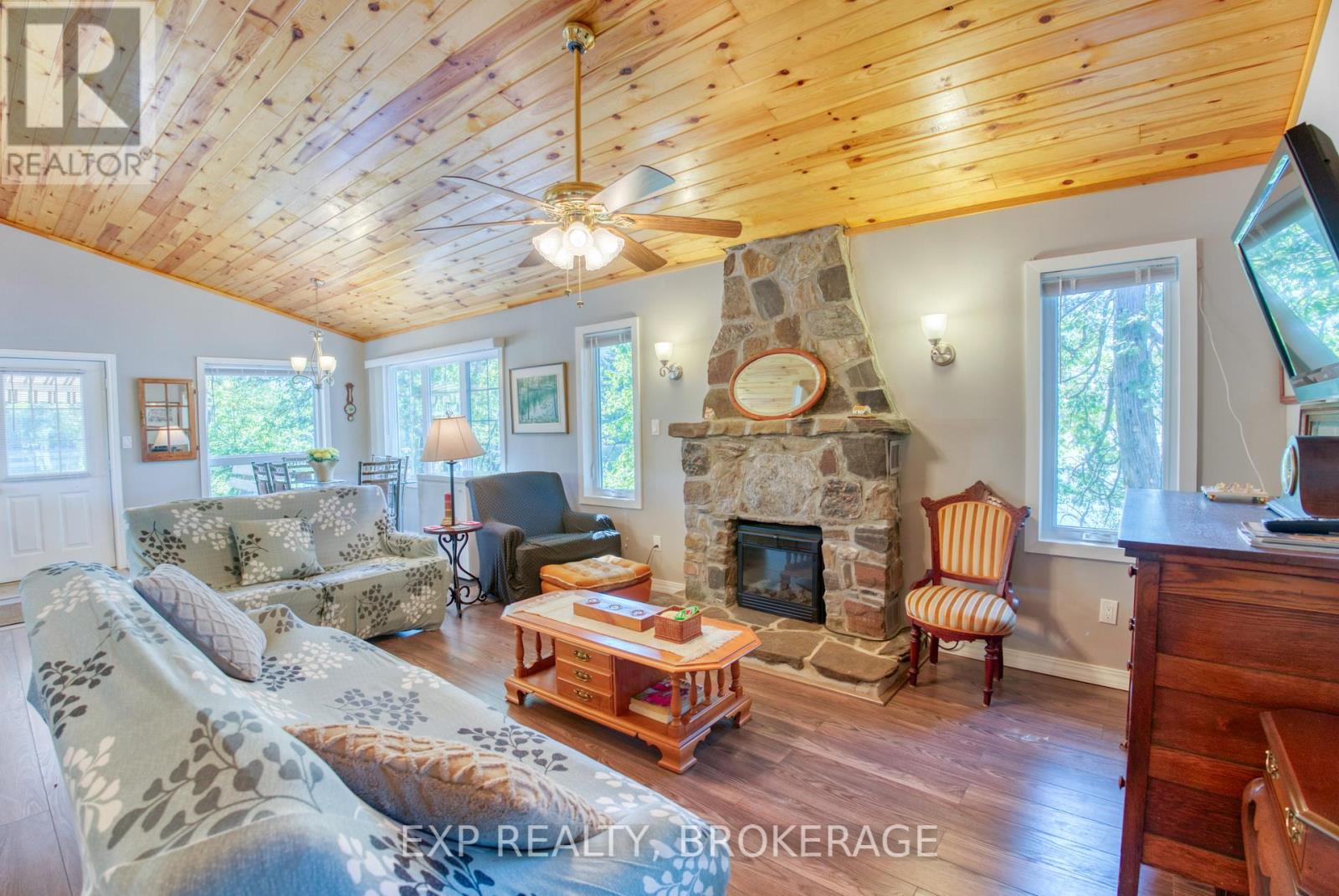 832 Sharbot Lake Property Photo 12