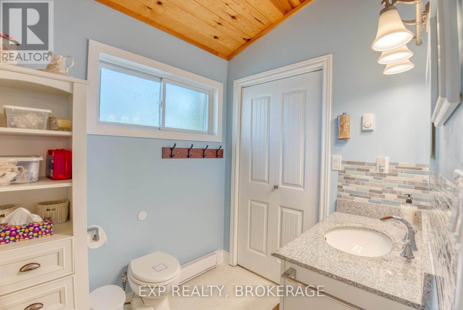 832 Sharbot Lake Property Photo 18