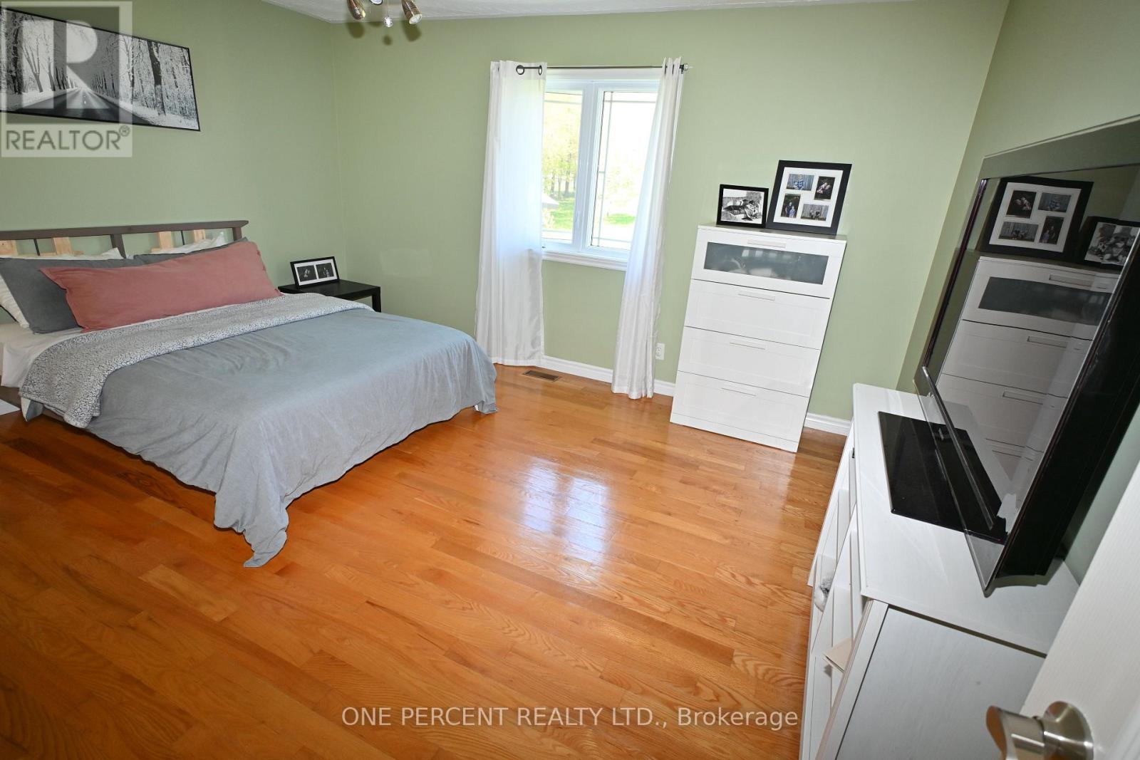 2010 Rue Du Parc Street W Property Photo 9