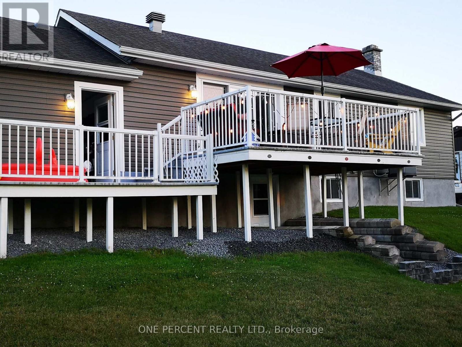 2010 Rue Du Parc Street W Property Photo 25