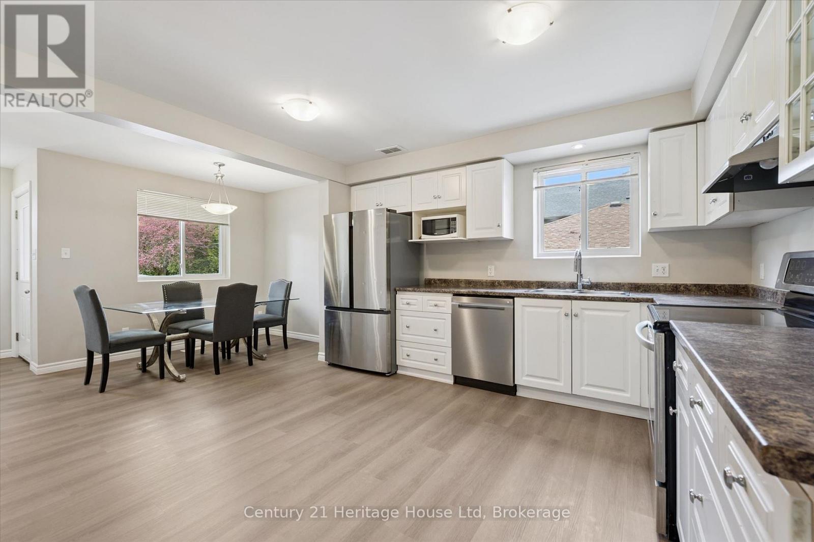 126 Forfar Street E Property Photo 11