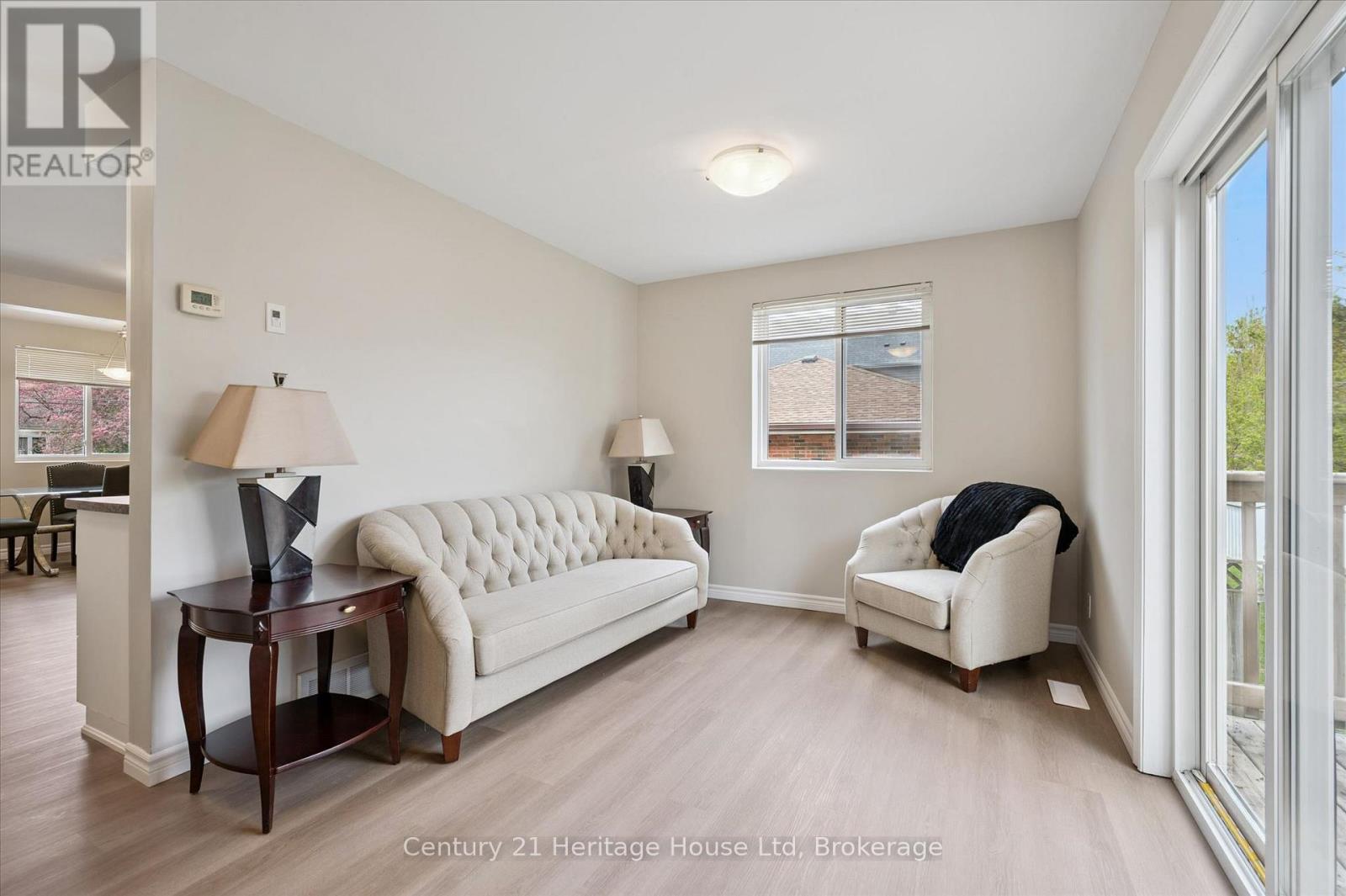 126 Forfar Street E Property Photo 13