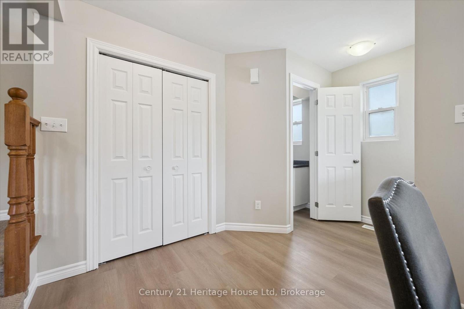 126 Forfar Street E Property Photo 17