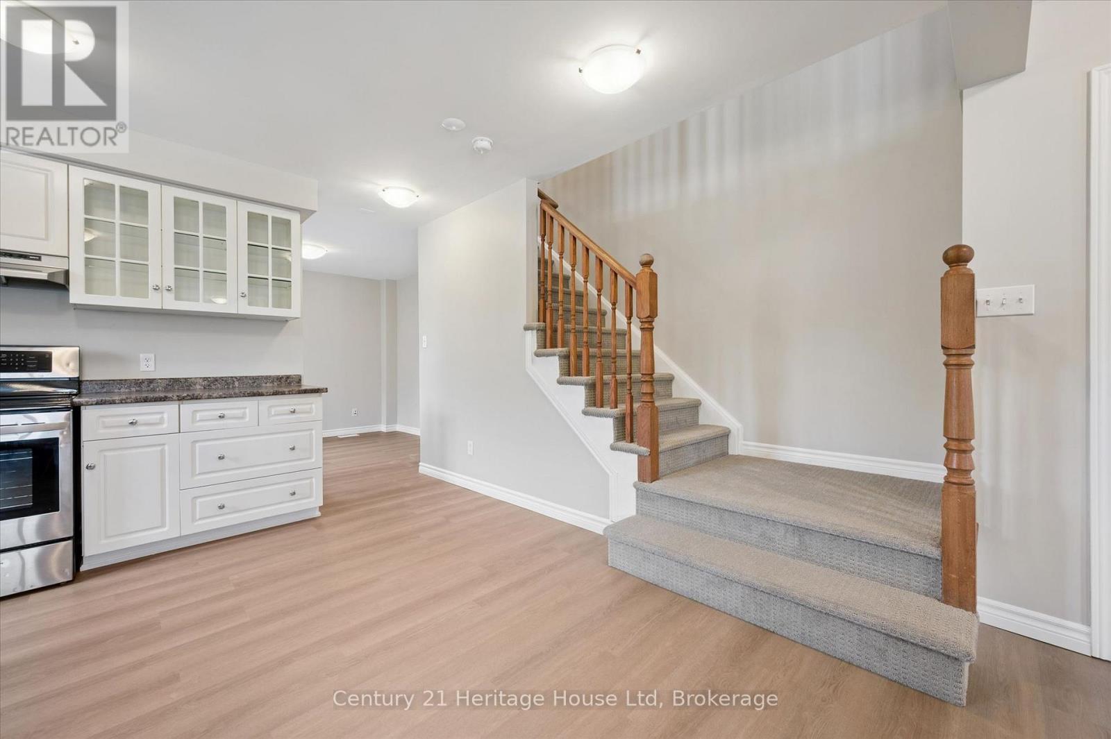 126 Forfar Street E Property Photo 19