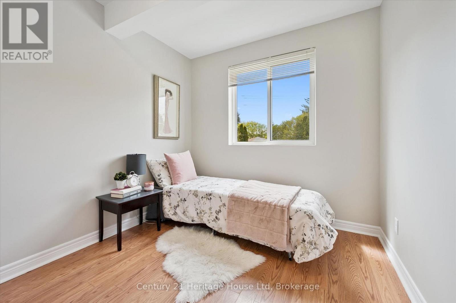 126 Forfar Street E Property Photo 21