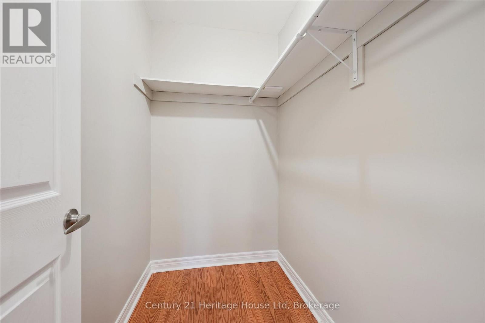 126 Forfar Street E Property Photo 27