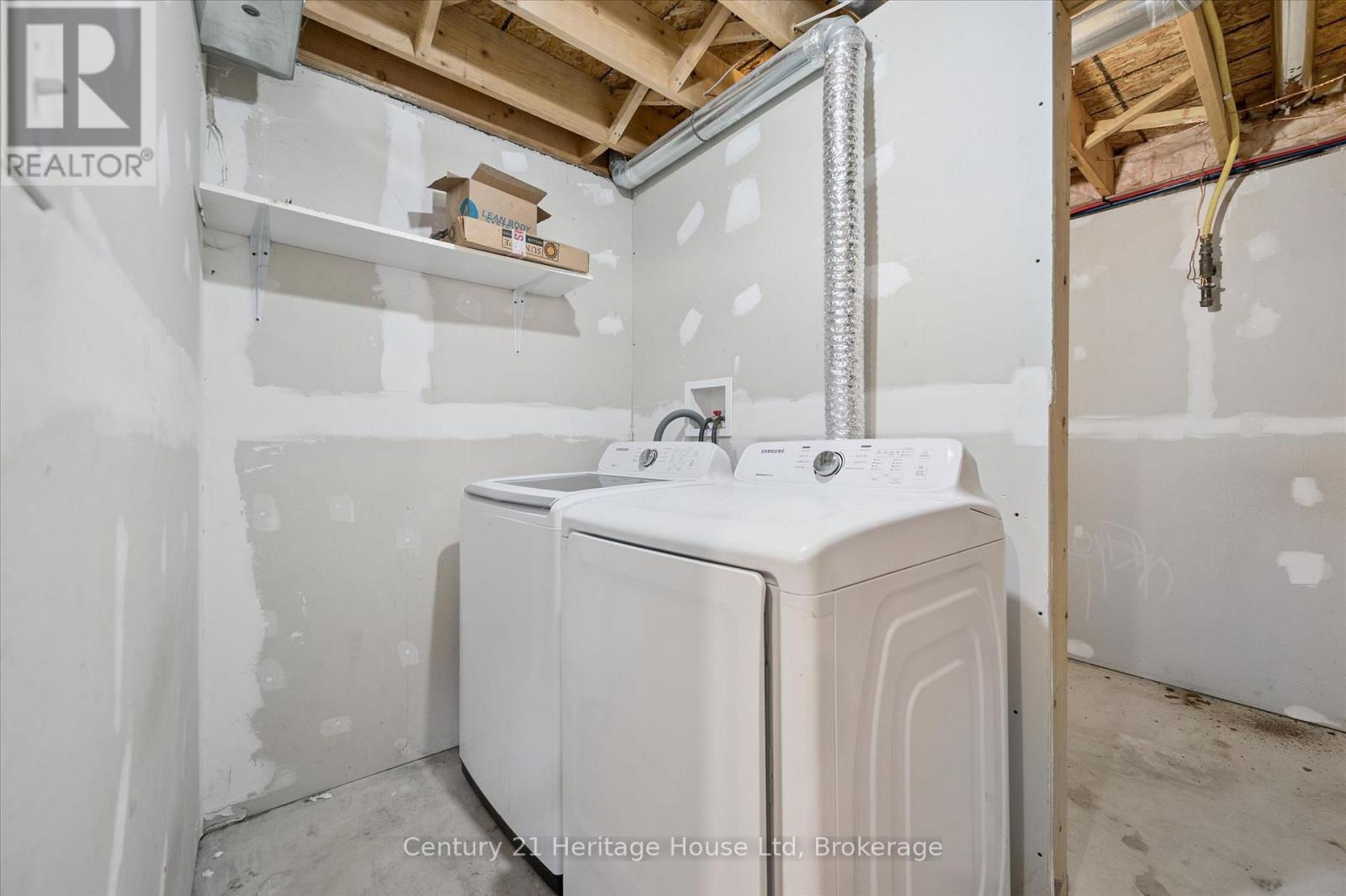 126 Forfar Street E Property Photo 31