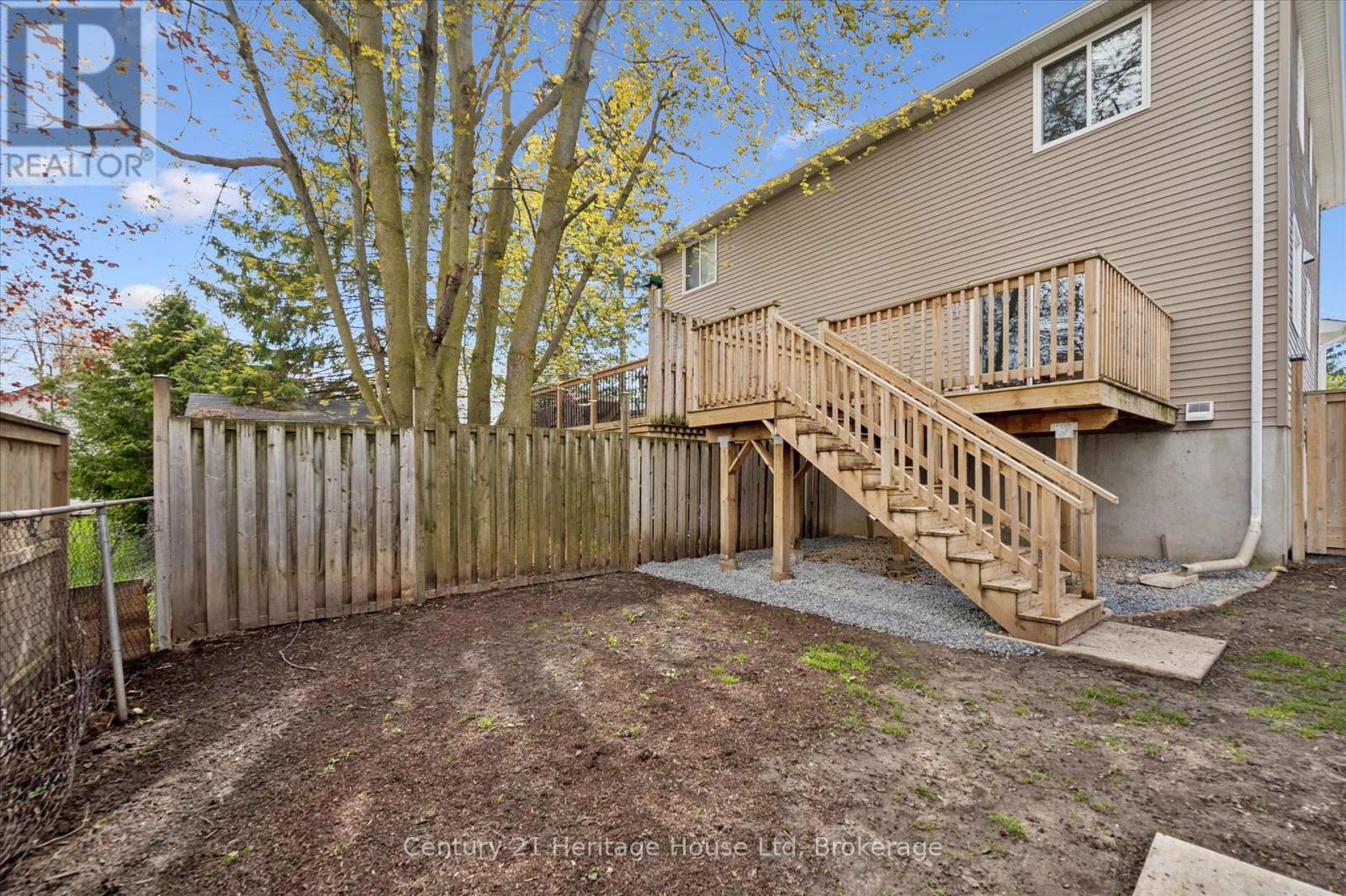 126 Forfar Street E Property Photo 37