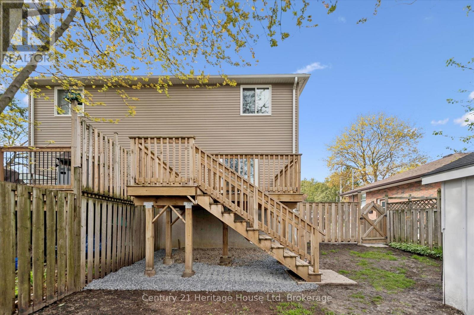 126 Forfar Street E Property Photo 38