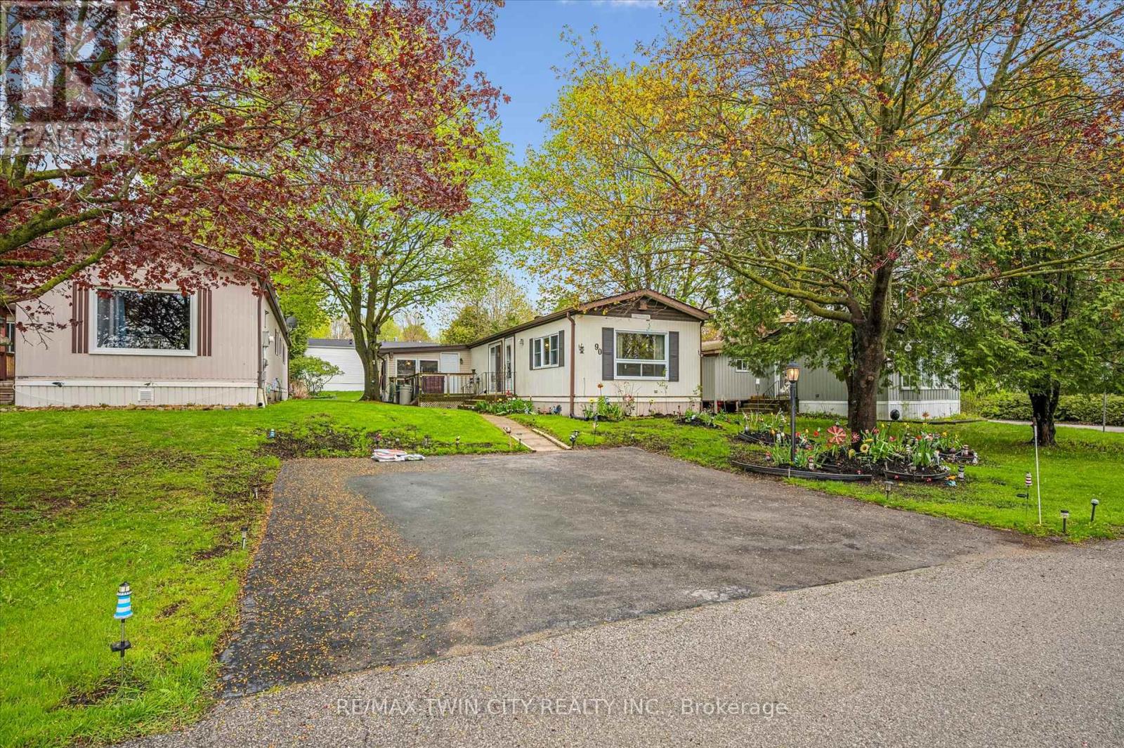 1294 8th Concession Road W Property Photo 1