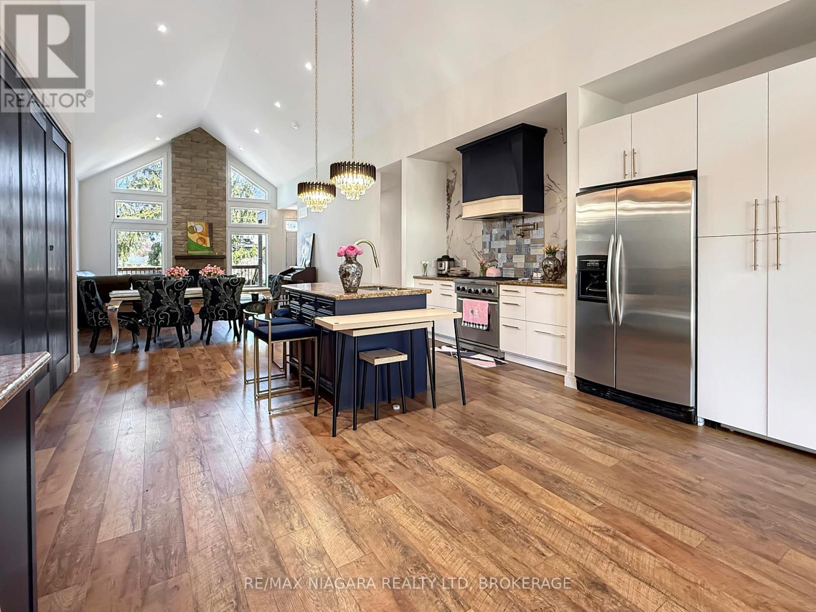 8 Adelaide Street Property Photo 7