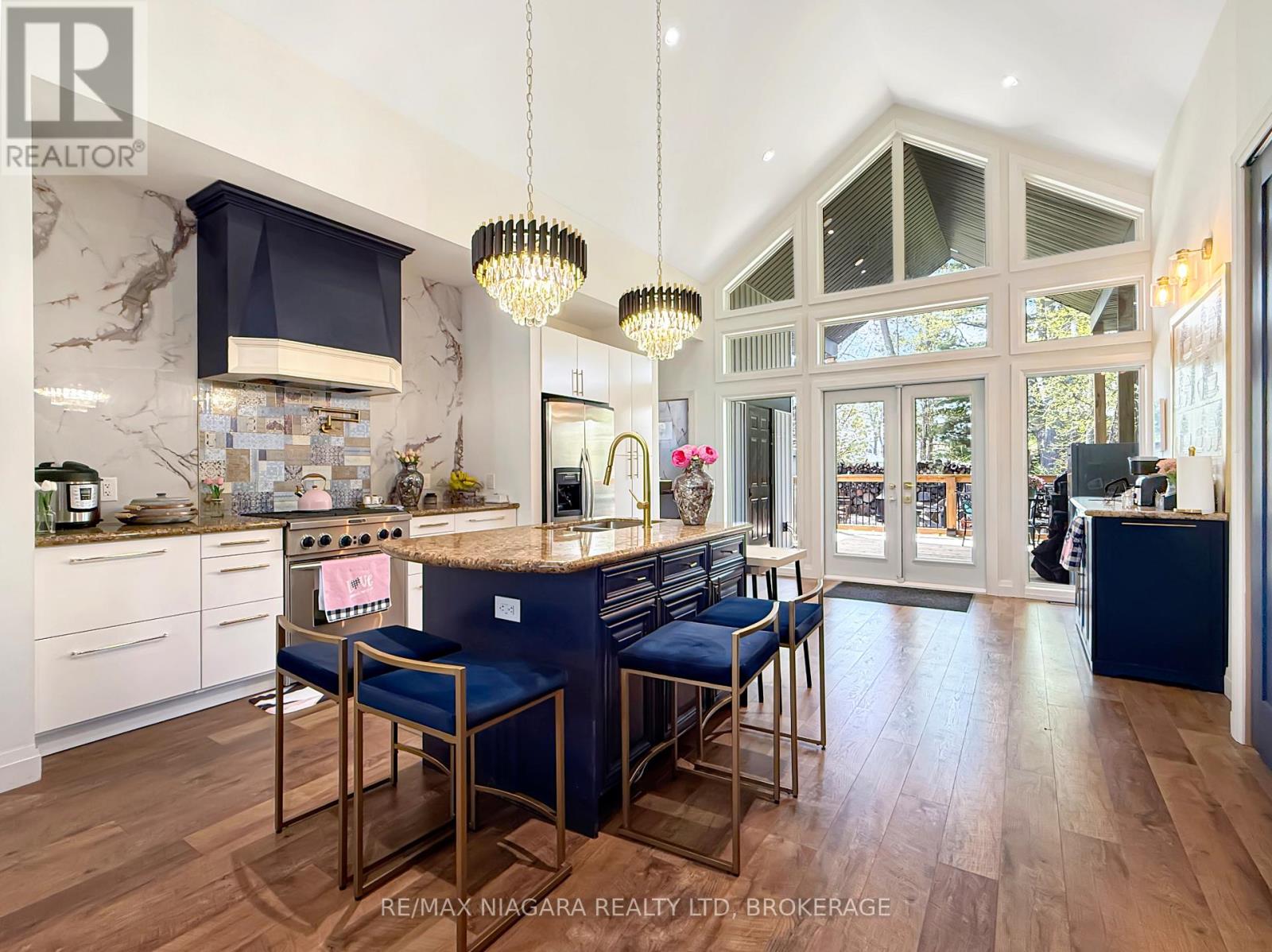 8 Adelaide Street Property Photo 8
