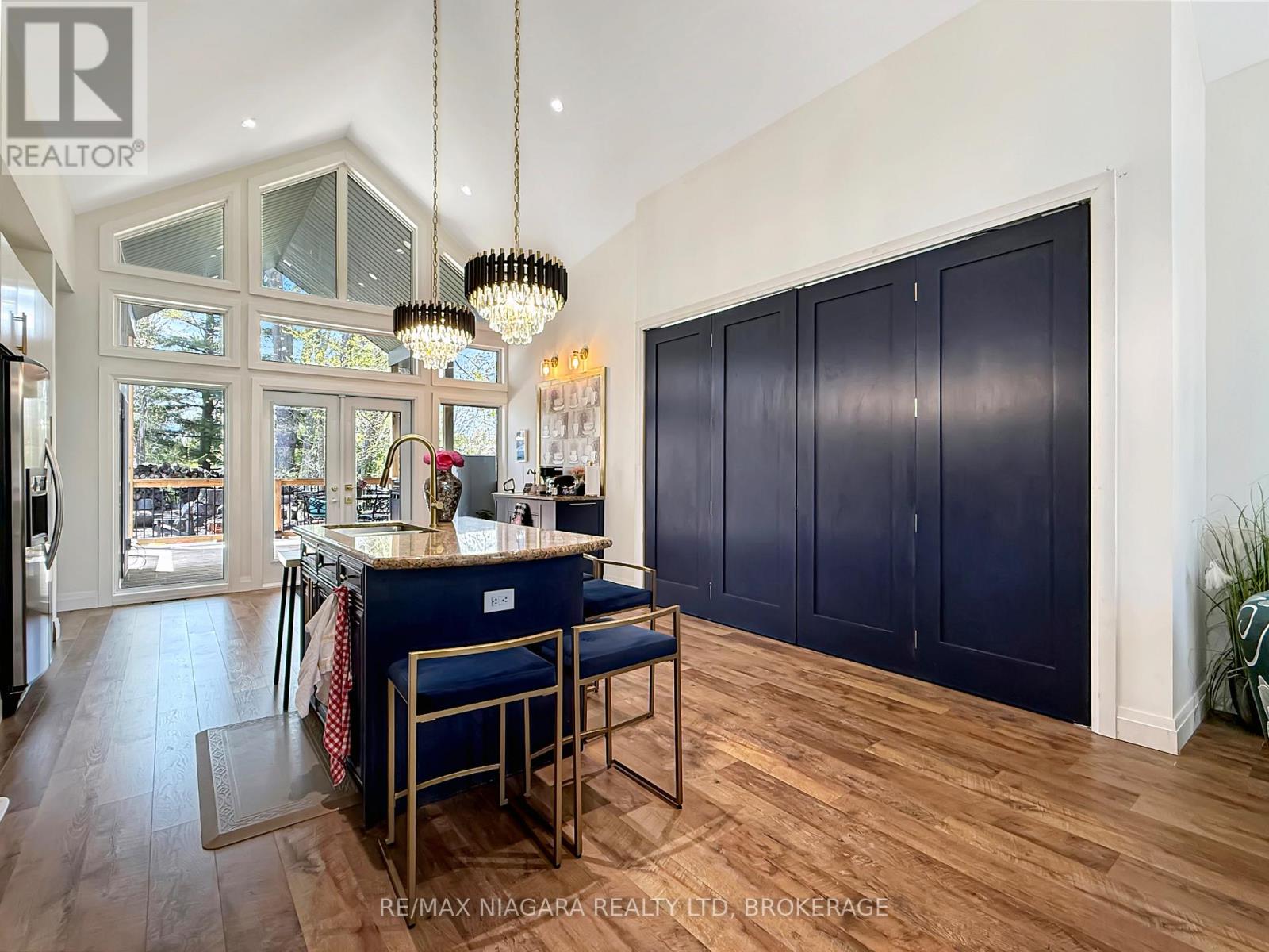 8 Adelaide Street Property Photo 9