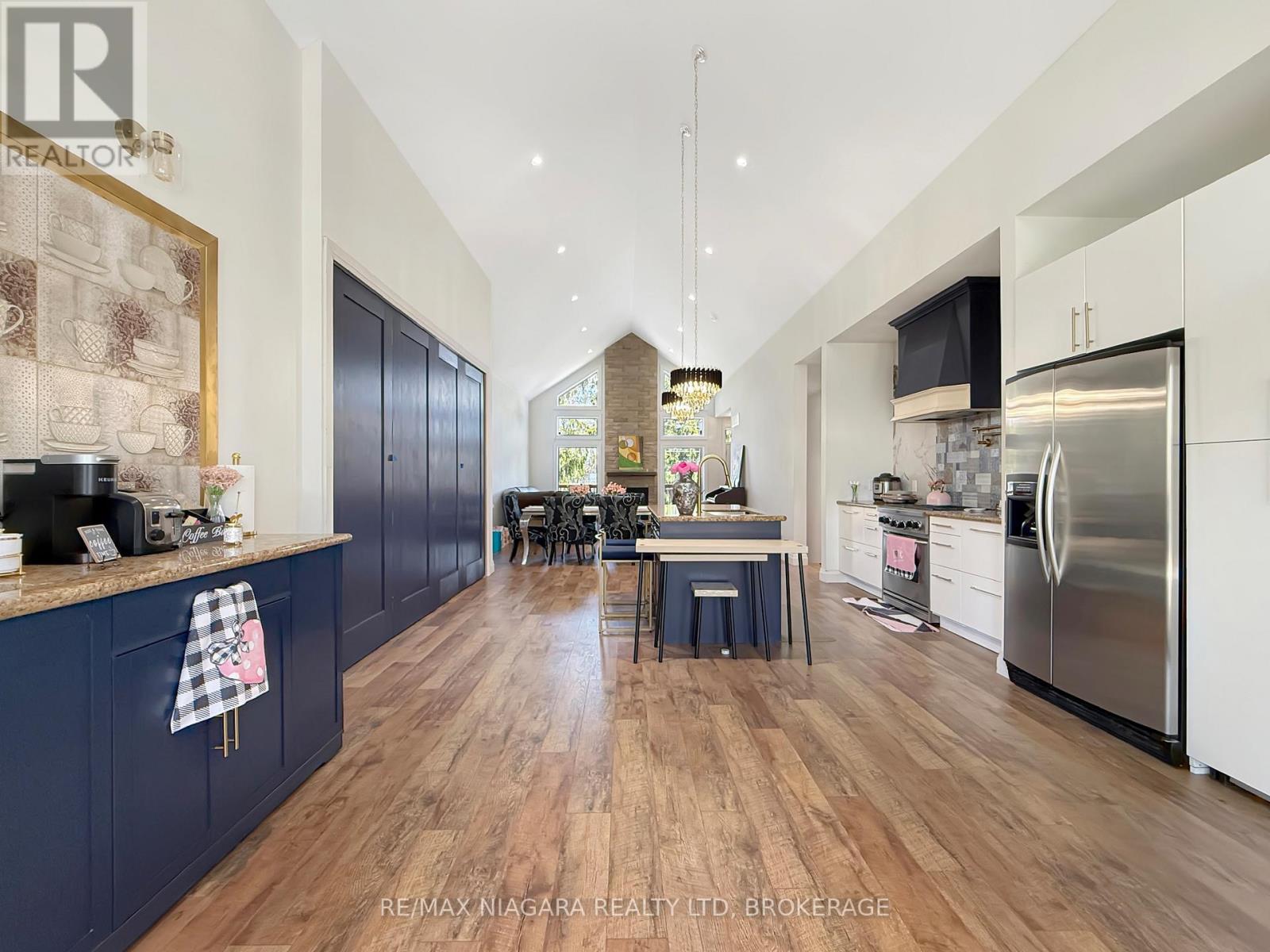 8 Adelaide Street Property Photo 11