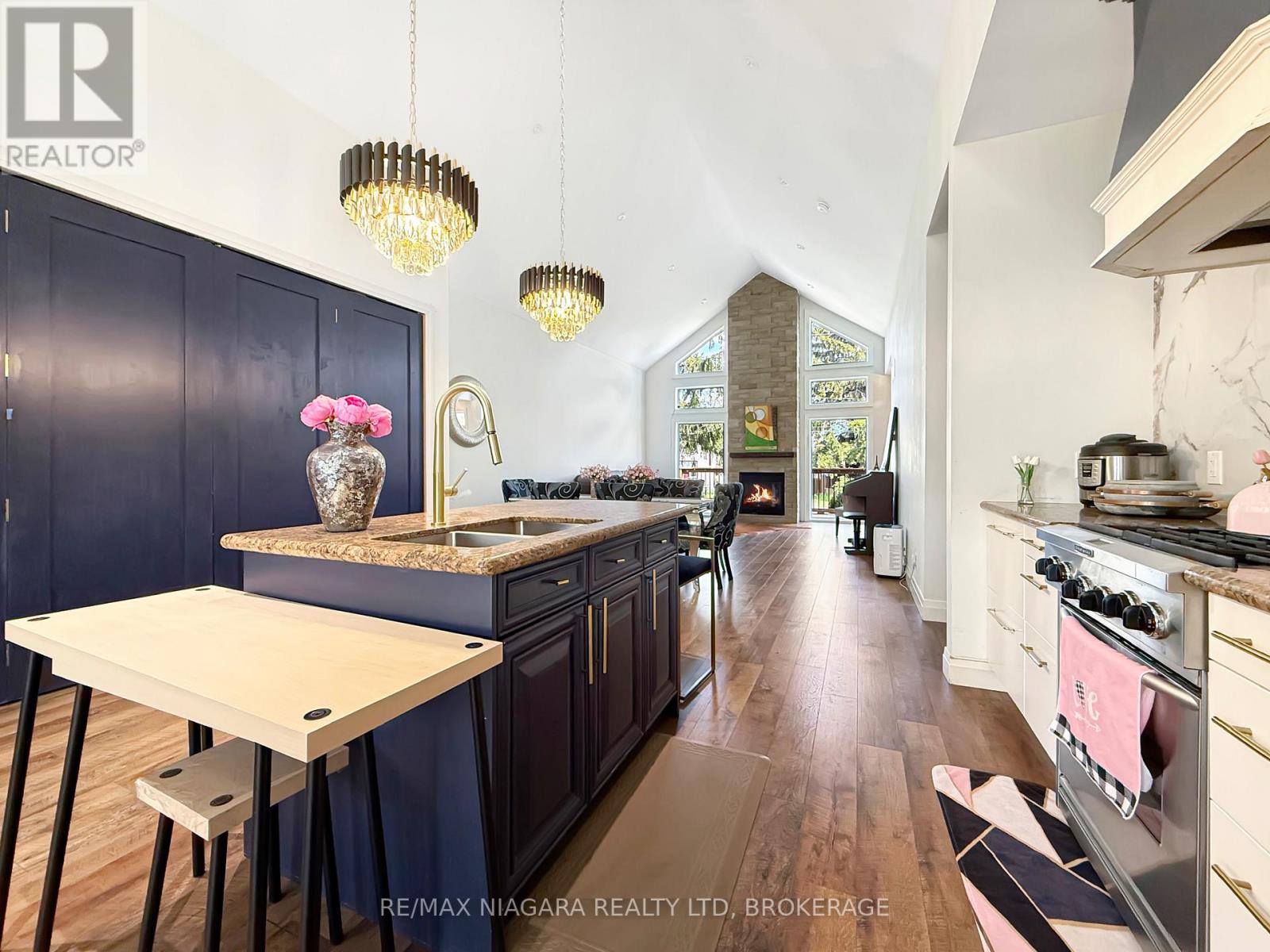 8 Adelaide Street Property Photo 14