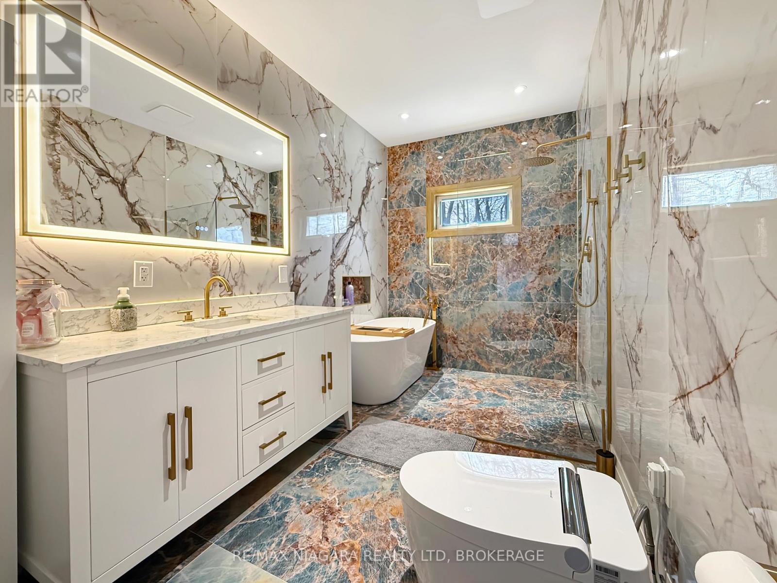 8 Adelaide Street Property Photo 22
