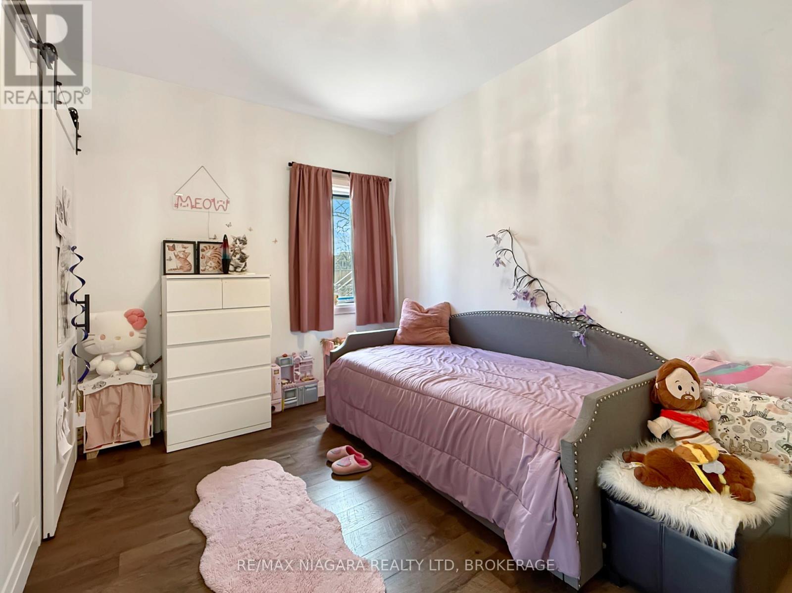 8 Adelaide Street Property Photo 29