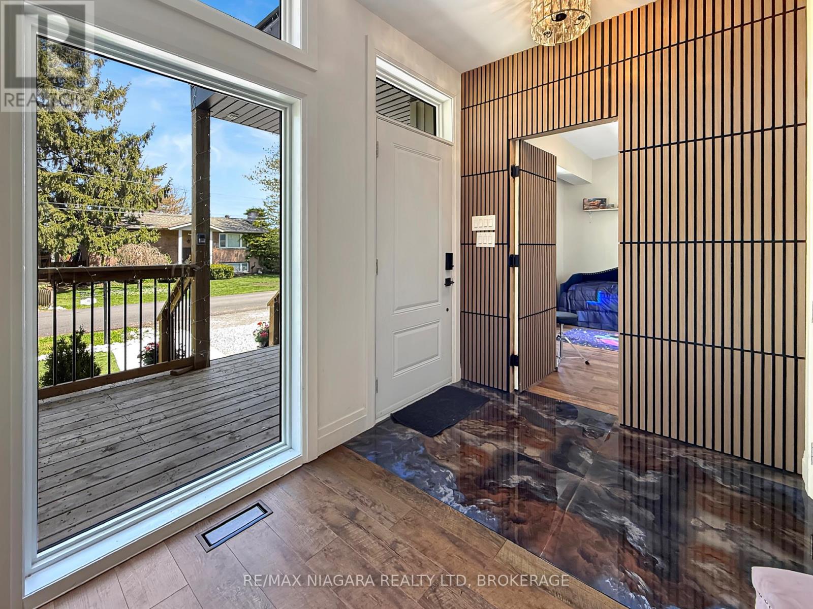 8 Adelaide Street Property Photo 32
