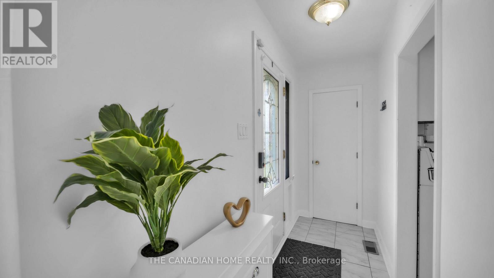196 Tuxedo Avenue Property Photo 3