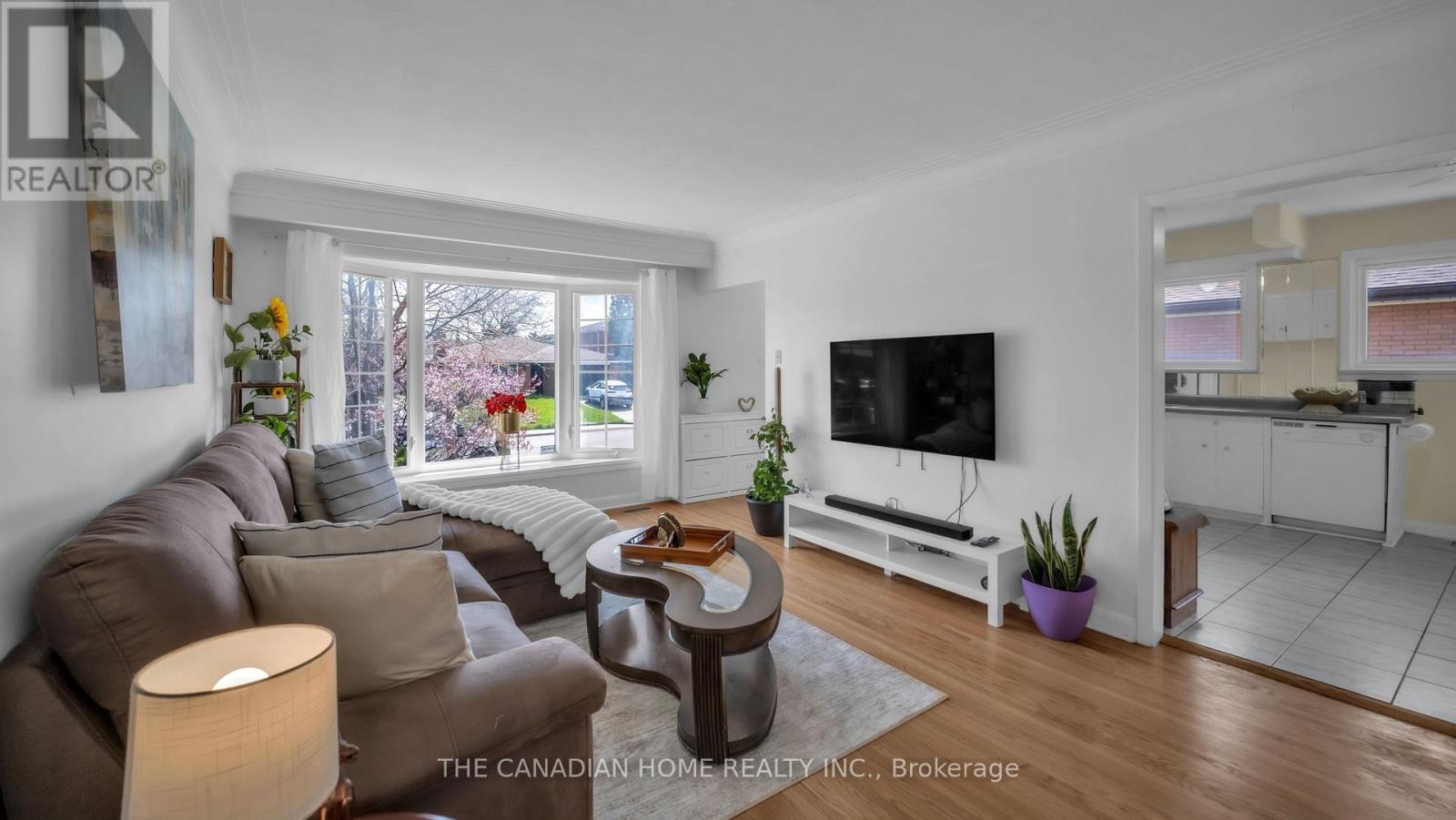 196 Tuxedo Avenue Property Photo 6