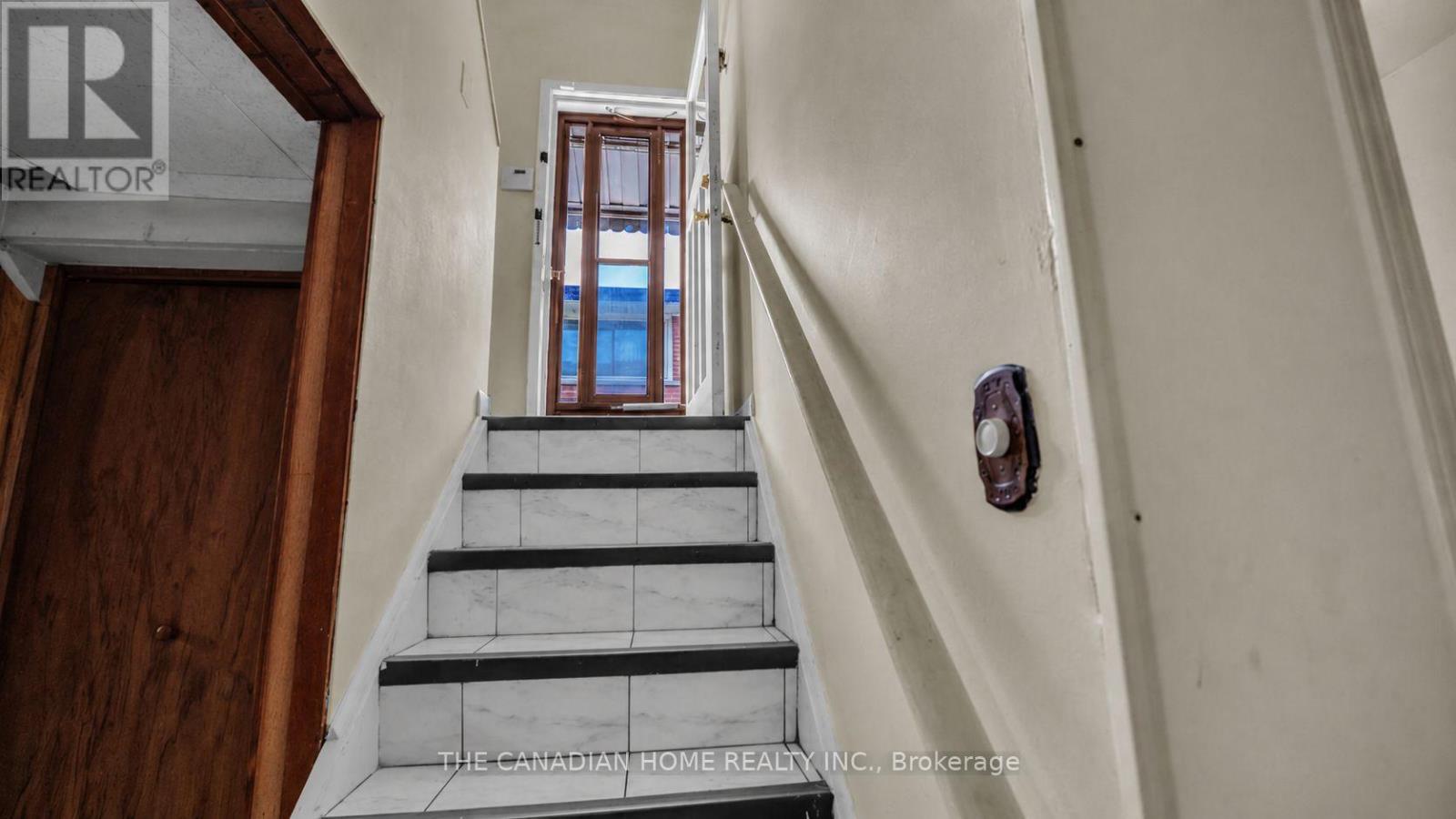 196 Tuxedo Avenue Property Photo 12