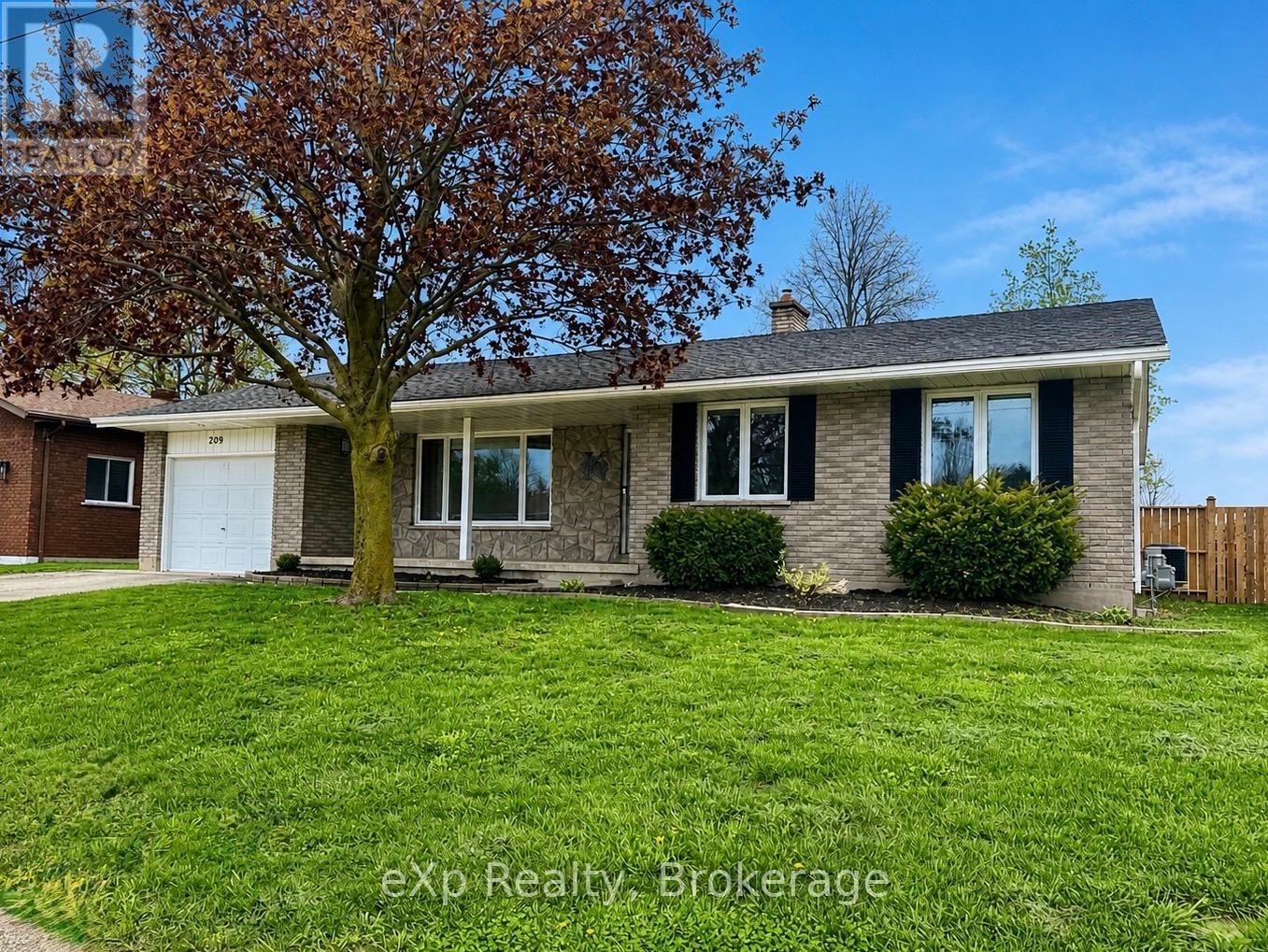 209 15th Avenue Property Photo 1