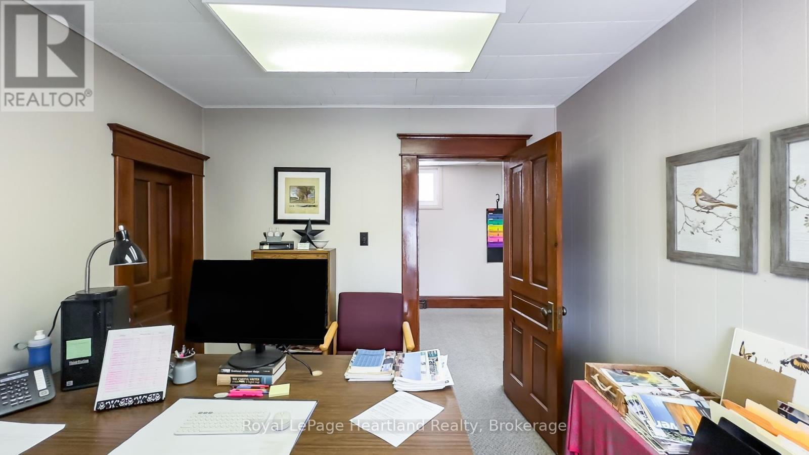 401 Queen Street Property Photo 8