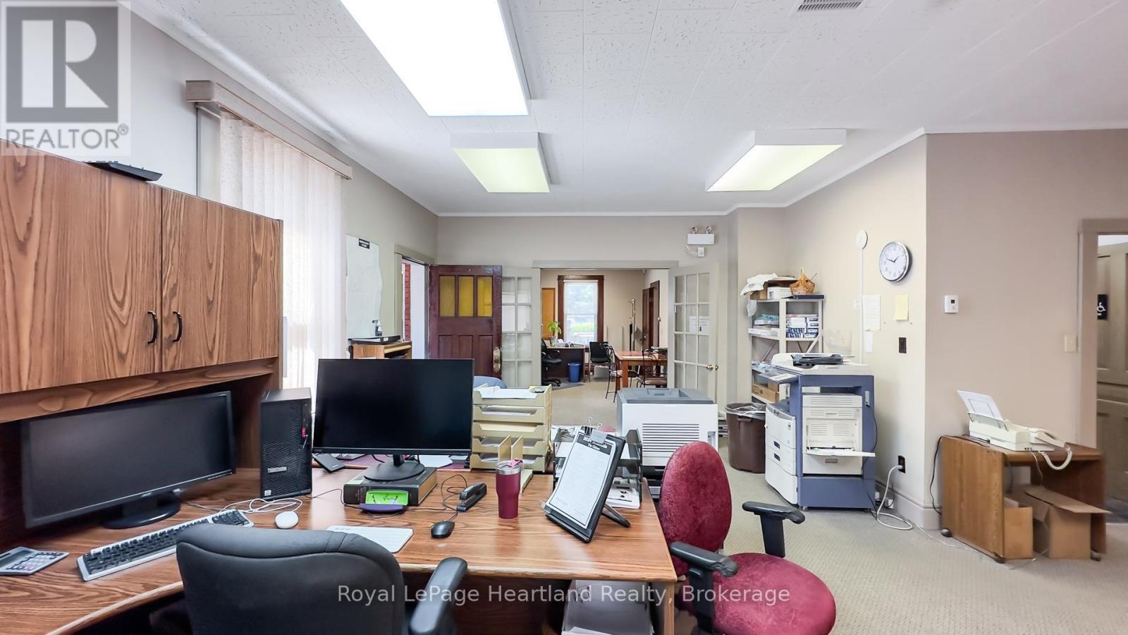 401 Queen Street Property Photo 21
