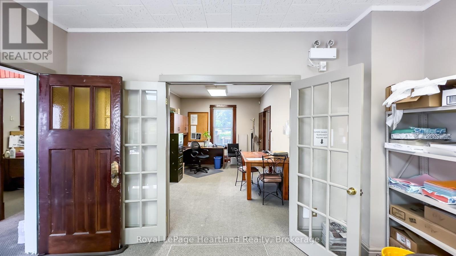 401 Queen Street Property Photo 24