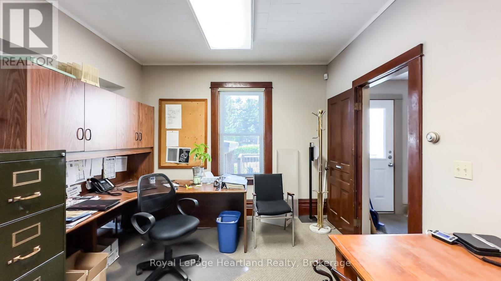 401 Queen Street Property Photo 30