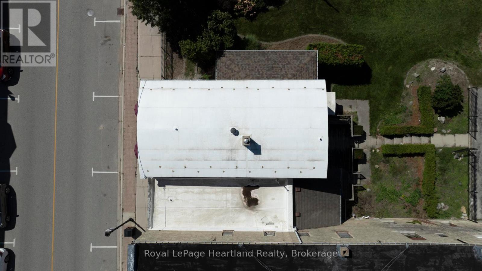 401 Queen Street Property Photo 41